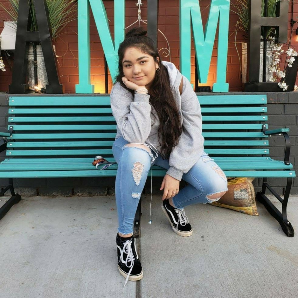 Meet your Posher, Angela